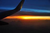 Vôo no pôr-do-sol sobre o mar do Caribe, em direção ao Suriname. Fim da temporada caribenha...